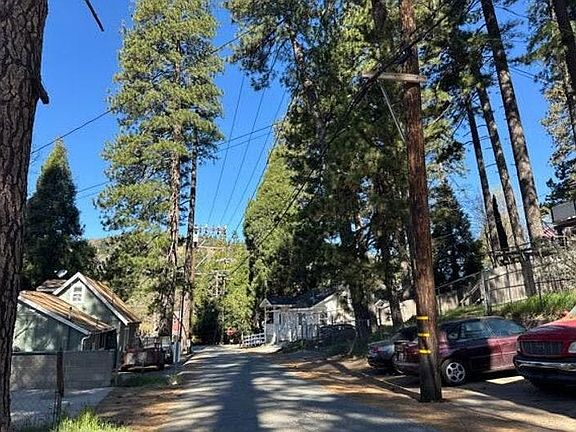 5th image of 22984 Pine Ln