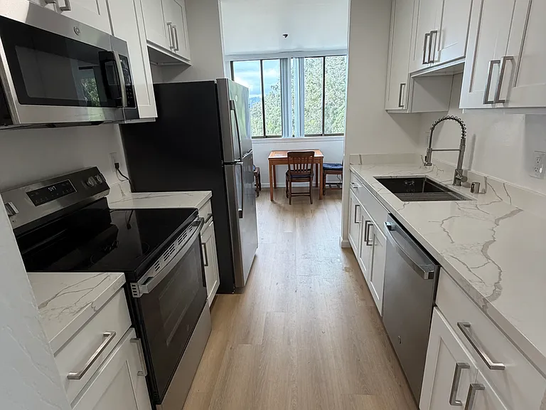 555 Pierce St #1410 — Photo 7