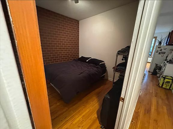 5th image of 374 8th St APT 1b