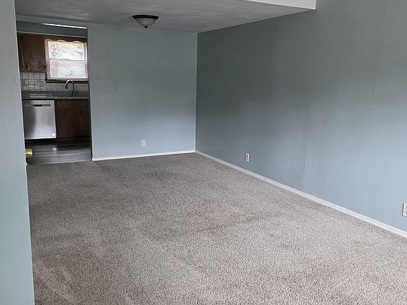 2nd image of 440 Grandview Ter #2