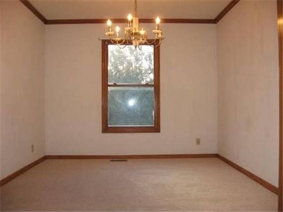 3rd image of 15820 Horton Ct