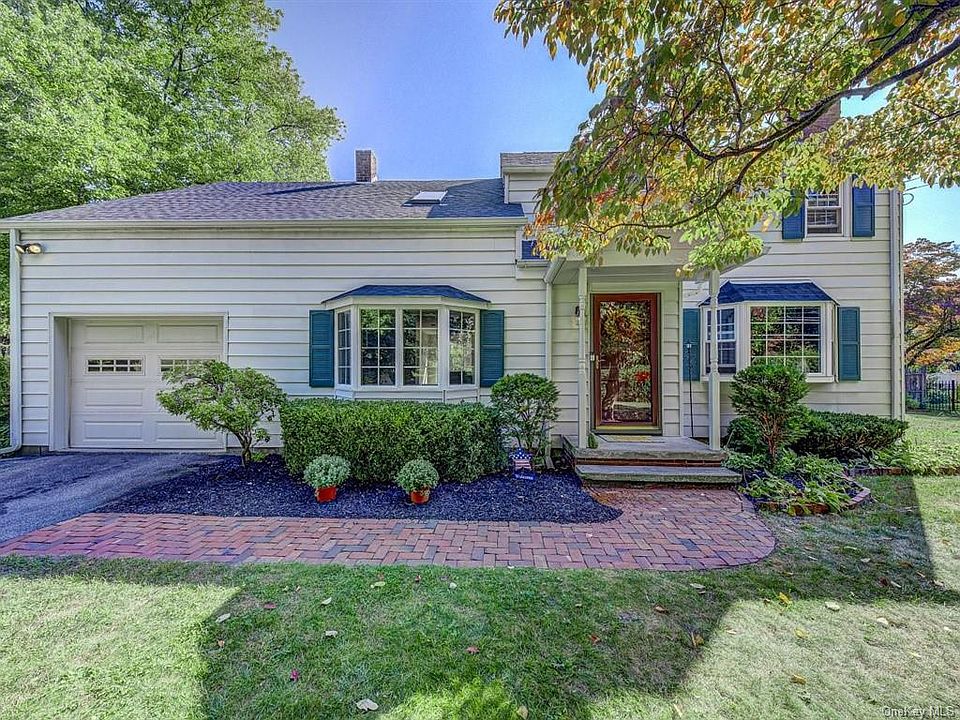 1st image of 100 Pine Dr