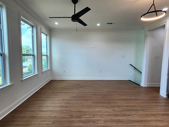 2nd image of 1020 Verret St