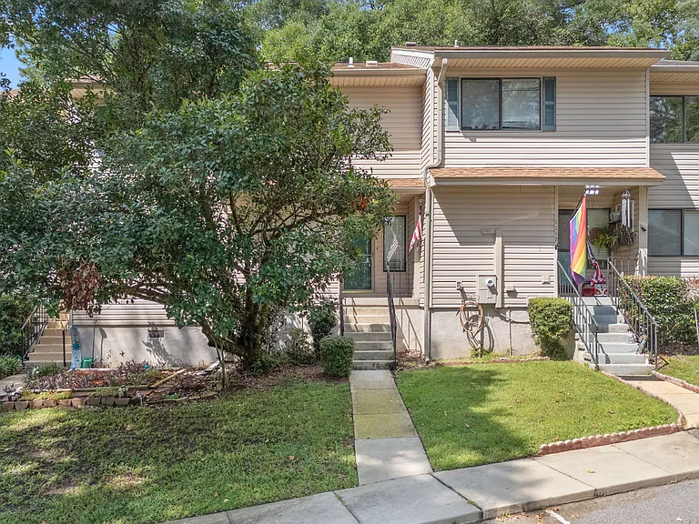 4245 Brookside Dr — Photo 2