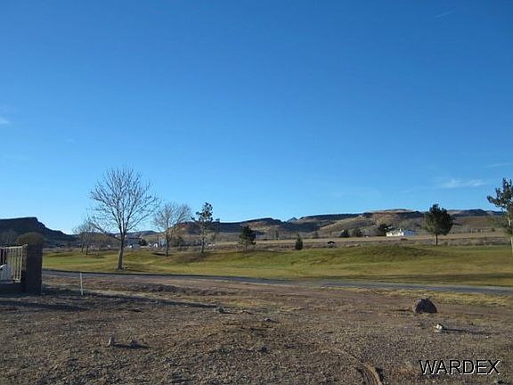 4th image of 852 Country Club Dr