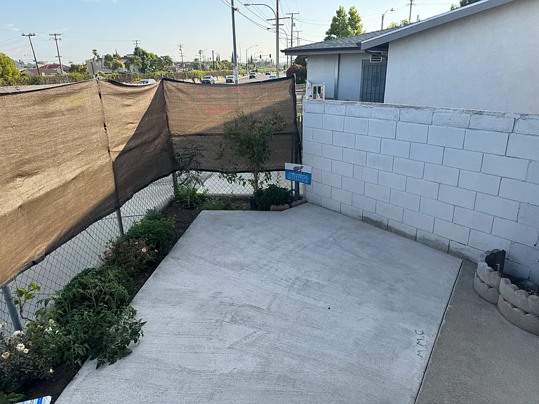 1219 W Mission Rd — Photo 15