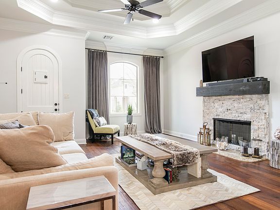 4th image of 114 Golden Cypress Dr
