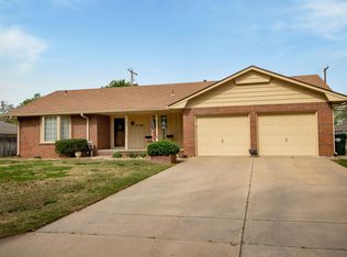 2705 Bel Aire Rd, Hutchinson, KS 67502