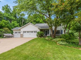 9624 Deer Ridge Dr, Cedar Rapids, IA 52411