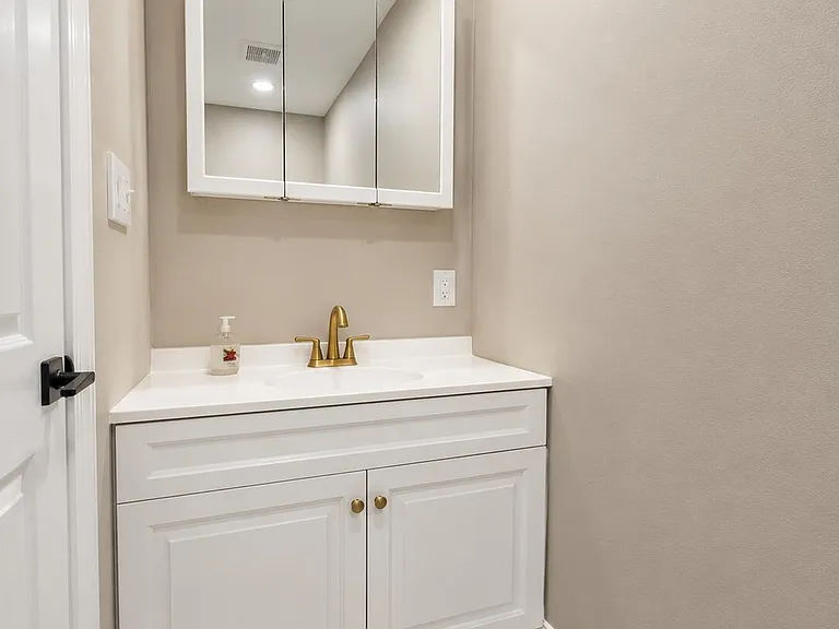202 Palermo Ave — Photo 24