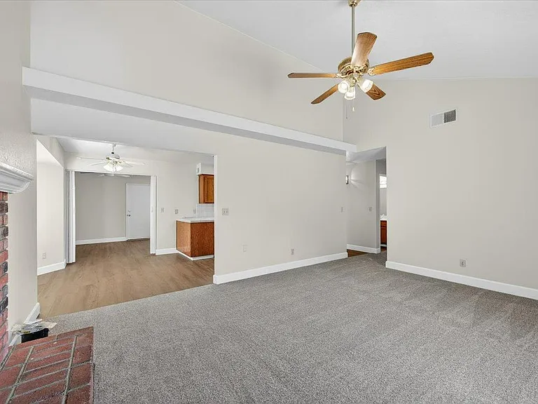 2176 E Decatur Ave — Photo 6