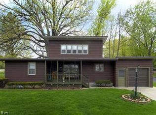 228 E 16th St, Elyria, OH 44035