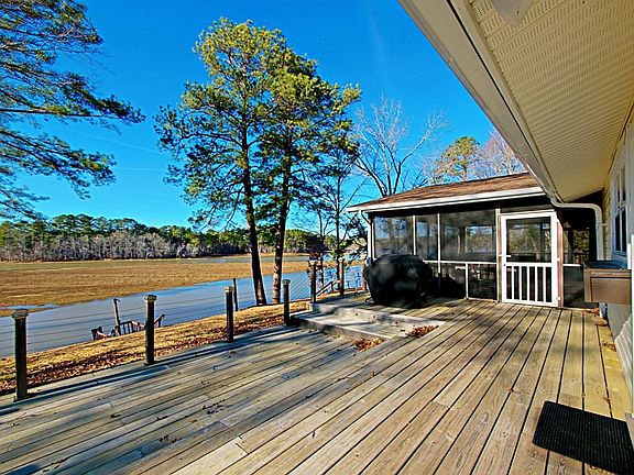 3rd image of 2081 Great North Rd