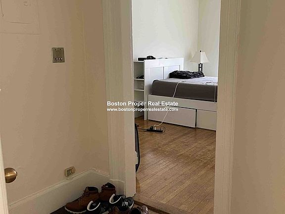 27.5 Massachusetts Ave. #5 Boston - Back Bay Unit Photo 3