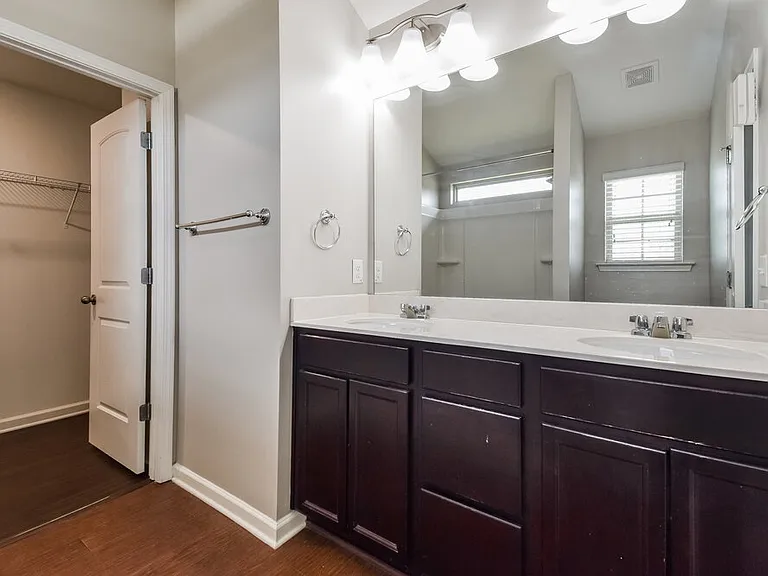 111 Howard Ave NW — Photo 11