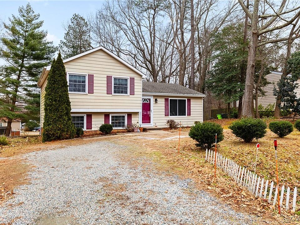 1st image of 101 Moorwood Ridge Dr