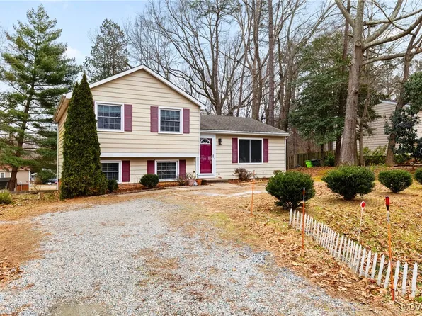 101 Moorwood Ridge Dr, North Chesterfield, VA 23236