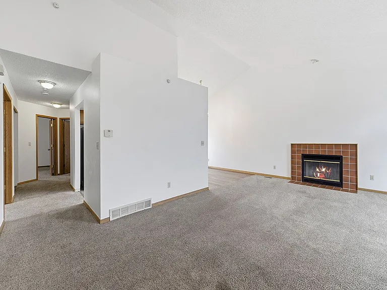 1375 W 45th St — Photo 4