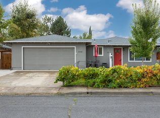 3038 Shelterwood Cir, Medford, OR 97501
