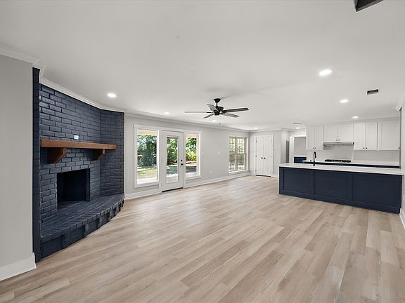 5th image of 1003 Woodcastle Dr