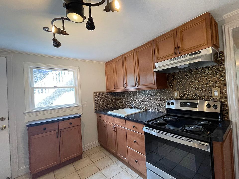 1st image of 210 Bergen Ct