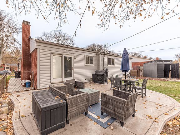 5th image of 14220 Knolson St