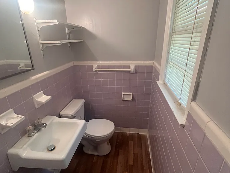 182 N Main St SW — Photo 12