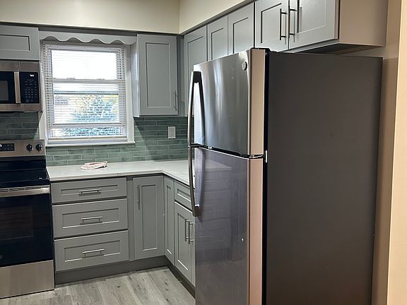 2nd image of 1307 Harding Ave #3D