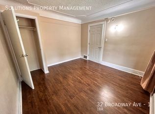 32 Broadway Ave #1, Hamilton, ON L8S2V7
