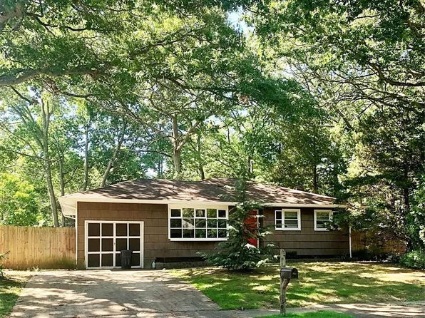32 South Lane, Huntington, NY 11743