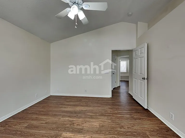 1484 N 400 W — Photo 10