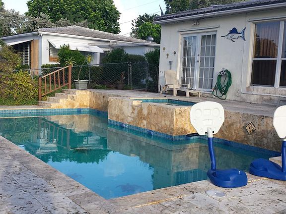 2nd image of 1105 Orange Isle