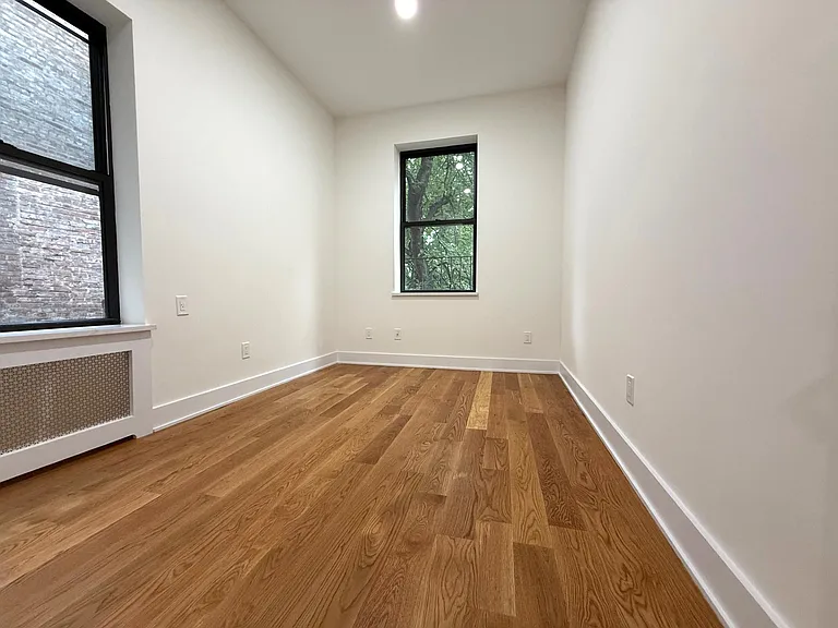 130 E 93rd St #5S — Photo 3