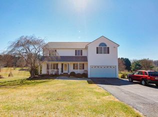1839 Meadow Down Dr, Forest, VA 24551