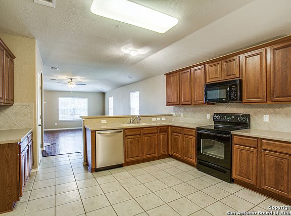 4th image of 3719 Pinyon Pne