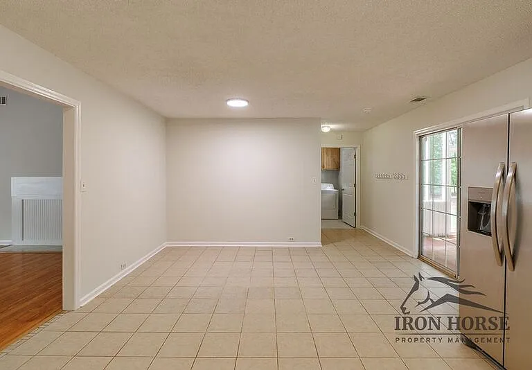 335 Oak Meadows Dr — Photo 7