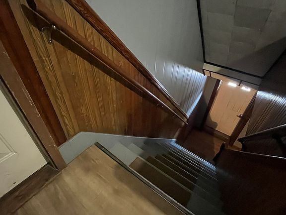 3rd image of 322 Waldo St #2B
