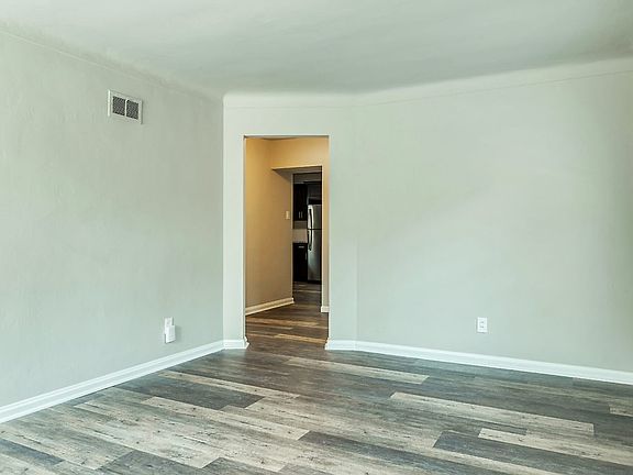5th image of 8415 Richard Ave