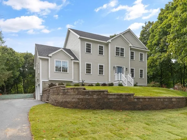231 Salem St, Lynnfield, MA 01940