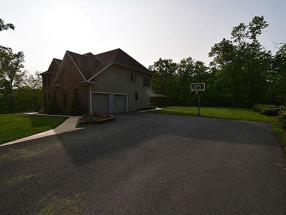 2nd image of 663 Colonial Heights Dr