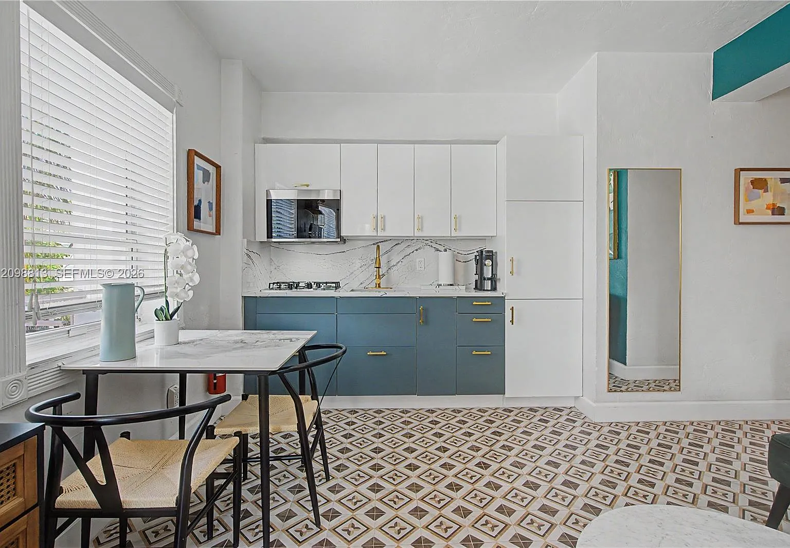 The Mantell Condo — Photo 3