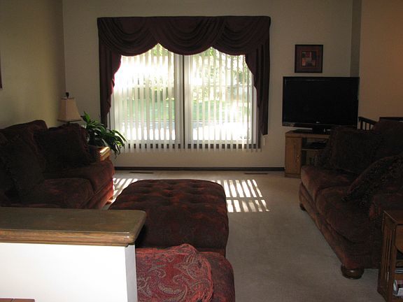 4th image of 970 Brentwood Dr