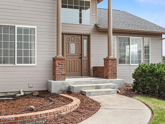 2nd image of 5065 Pear Butte Dr