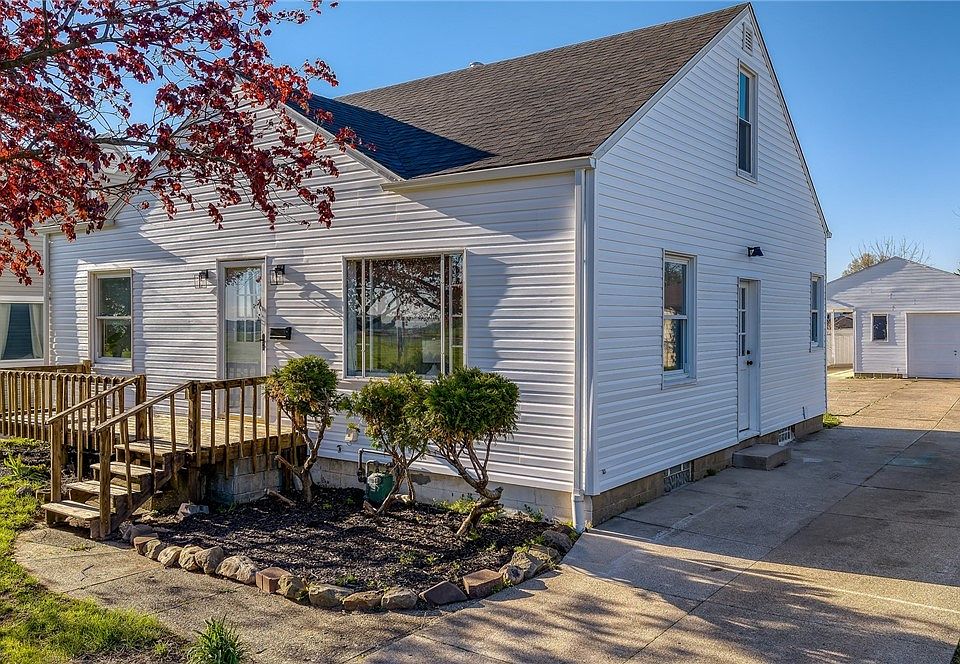1st image of 2127 Quayle Dr