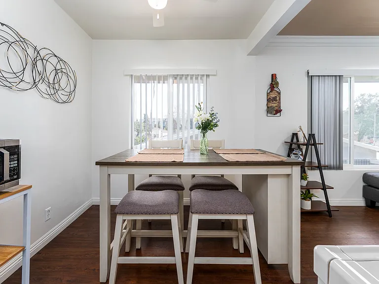 545 E 97th St #5 — Photo 7