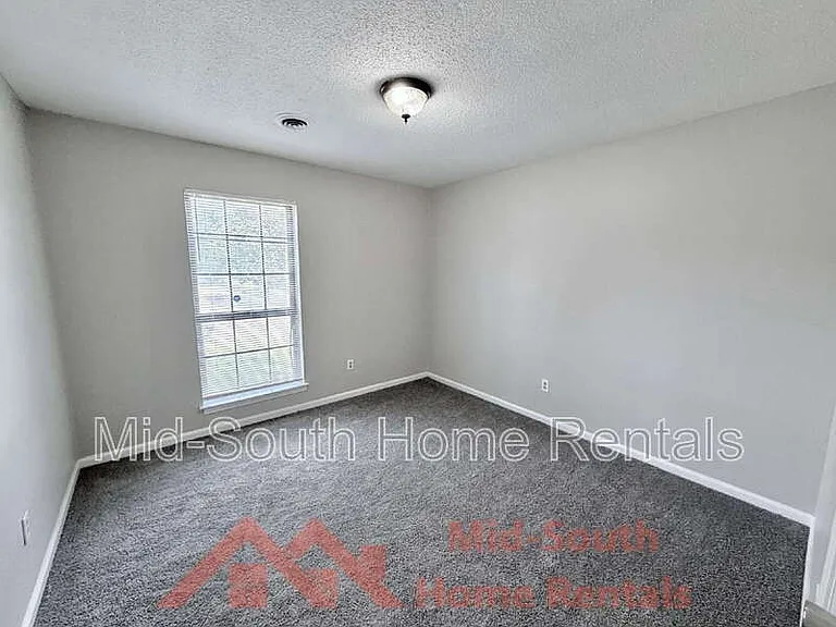 4147 Hallview Dr — Photo 13