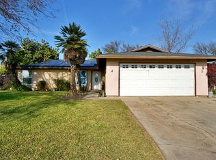 990 Sterling Ave, Sanger, CA 93657