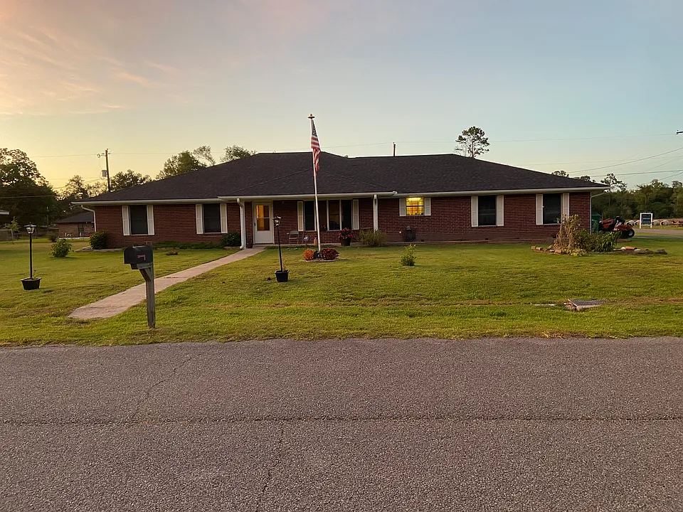 1422 Grace Ave