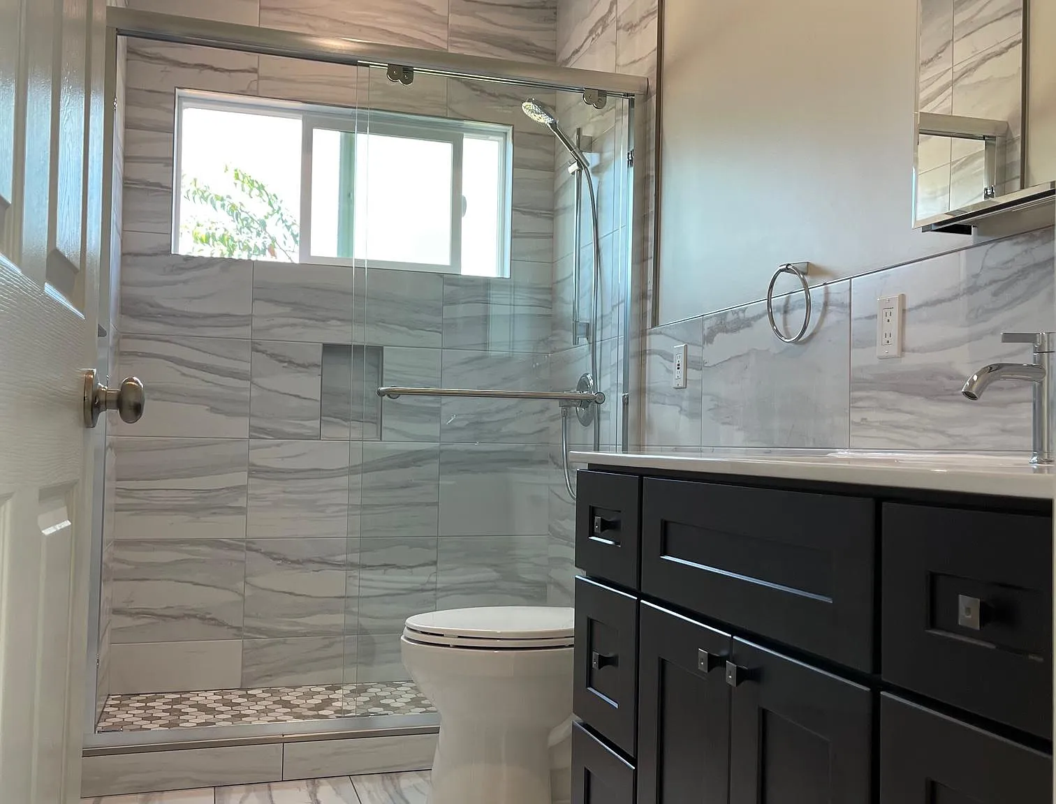 2 bed, 850 sqft, $3,200 — Photo 4
