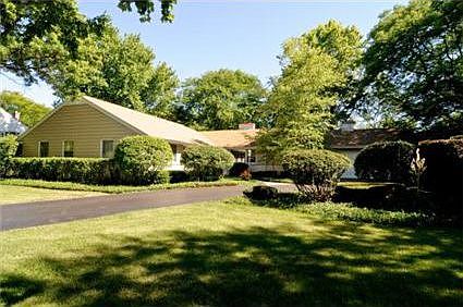1st image of 1041 Woodbine Ln